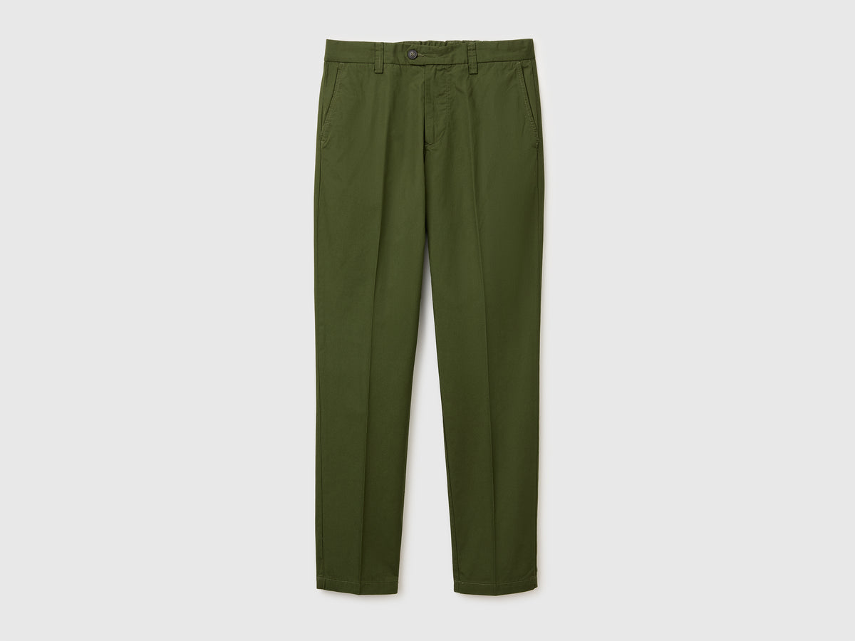 Slim-fit chinos in lightweight cotton - ucb_image_FS