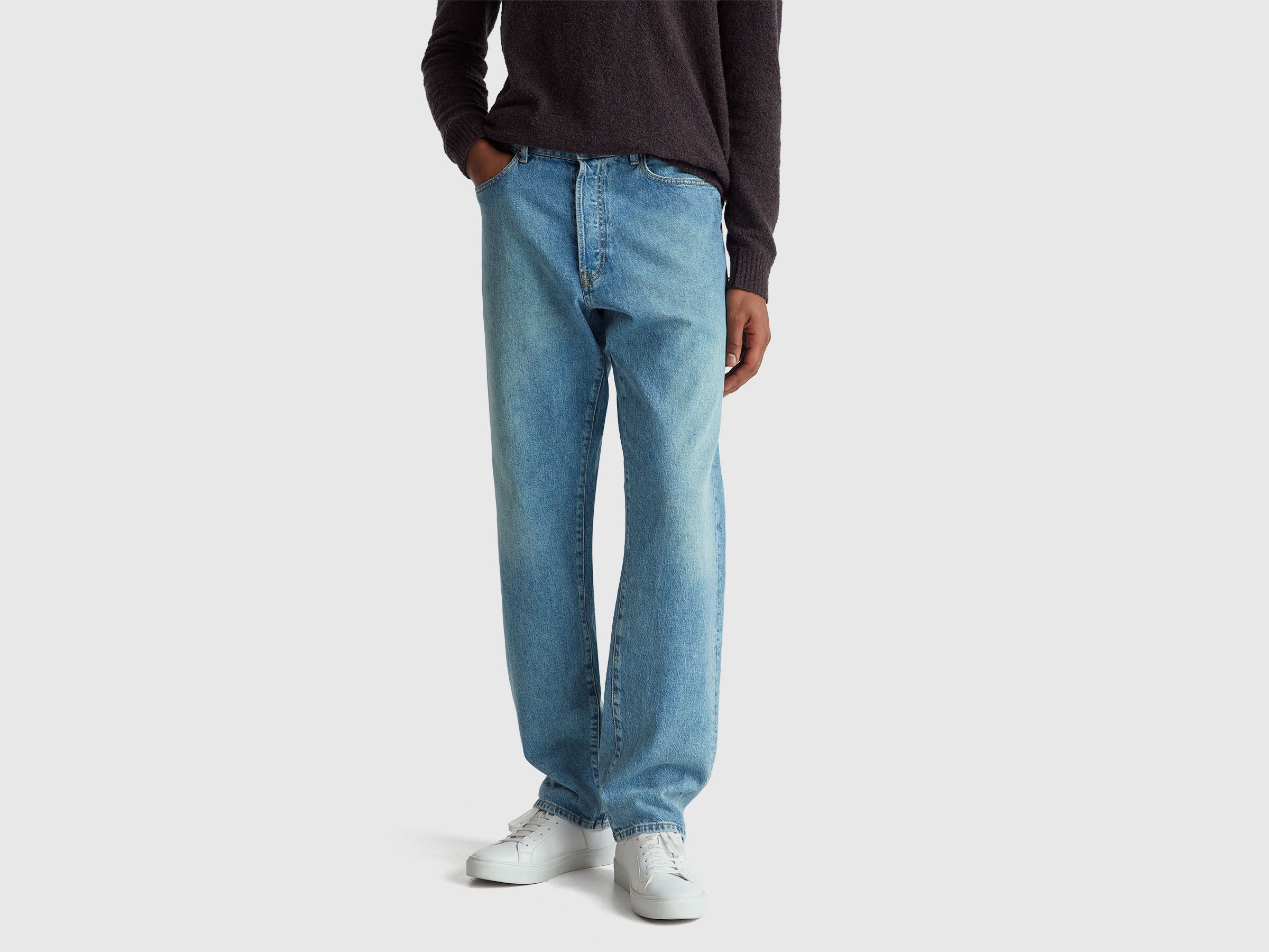 Five pocket straight fit jeans