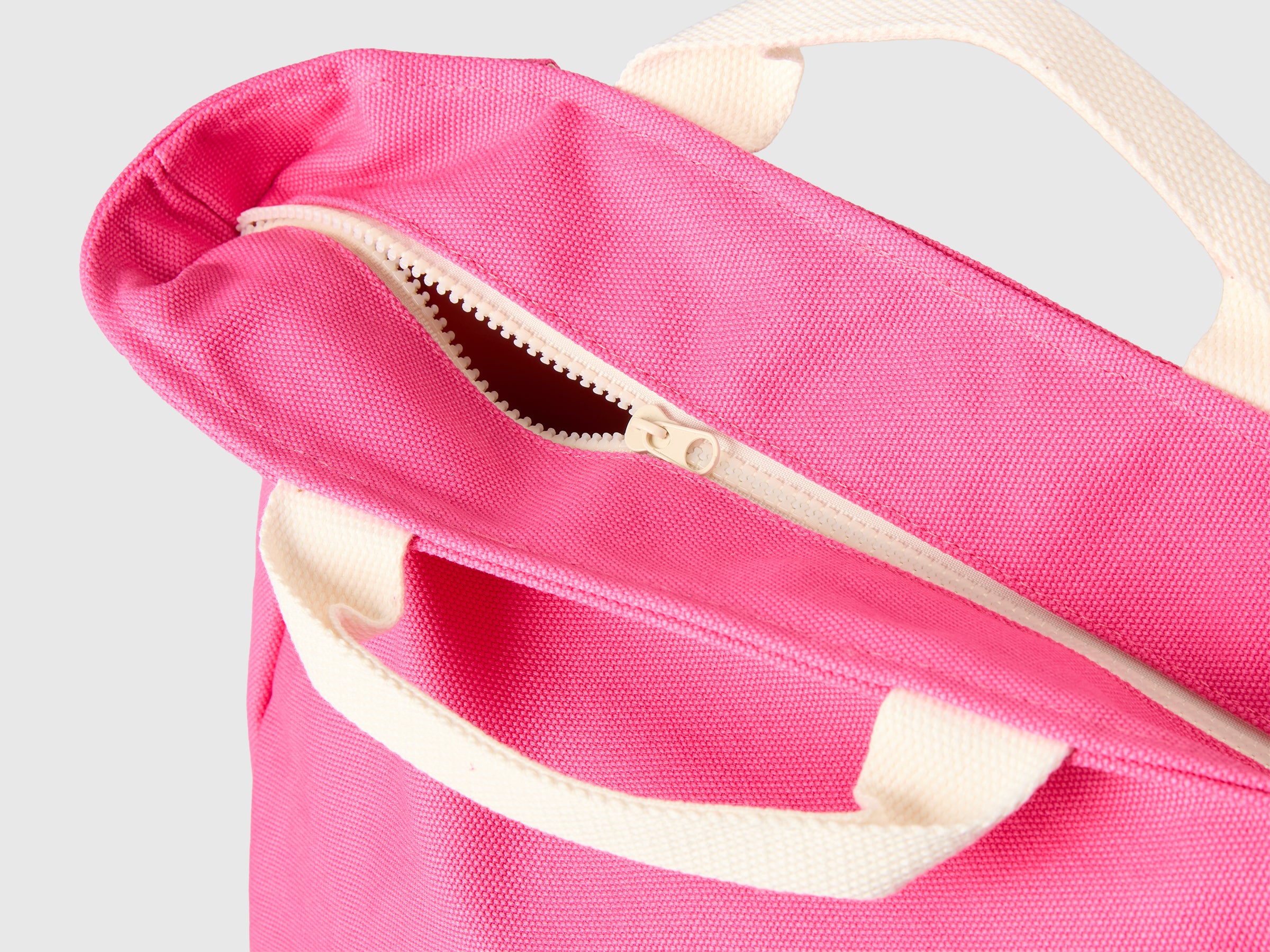 Pink backpack bag - ucb_image_DS1