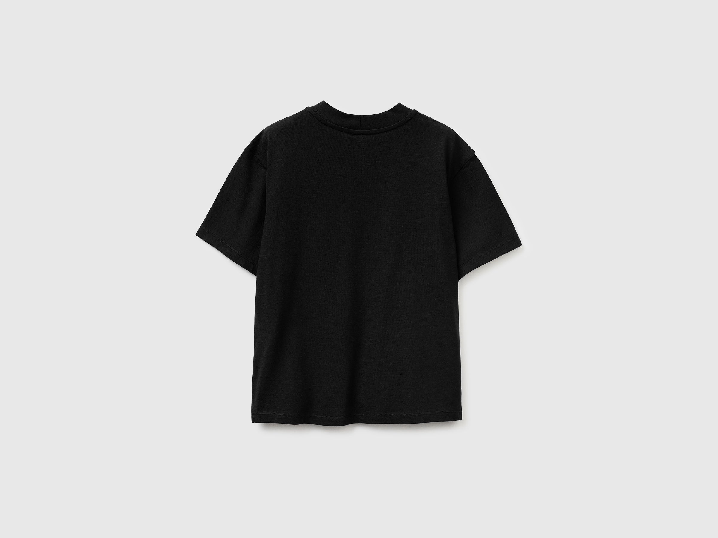 Crew neck t-shirt in lightweight cotton - ucb_image_BS