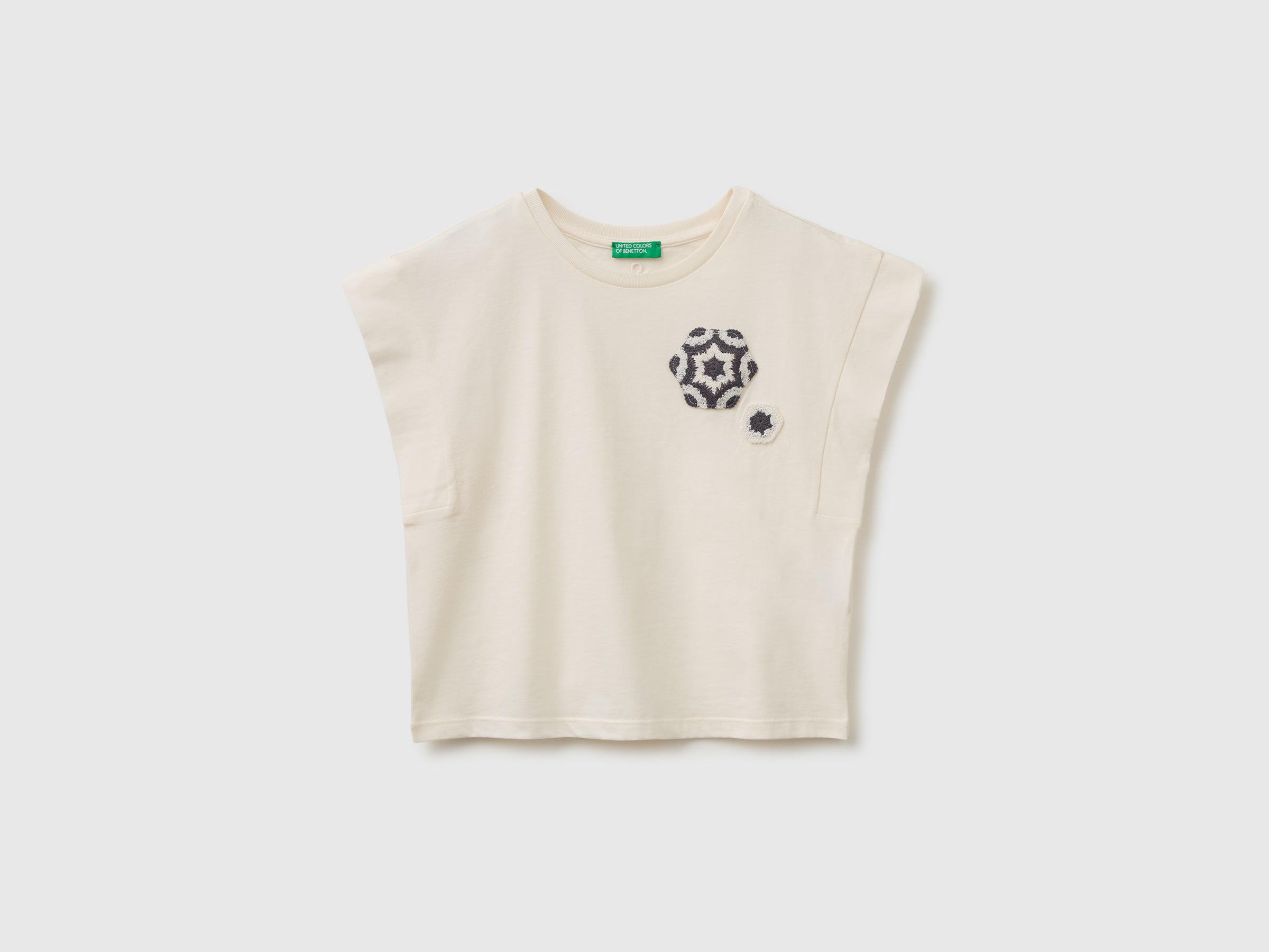Sleeveless T-shirt with embroidery - ucb_image_FS
