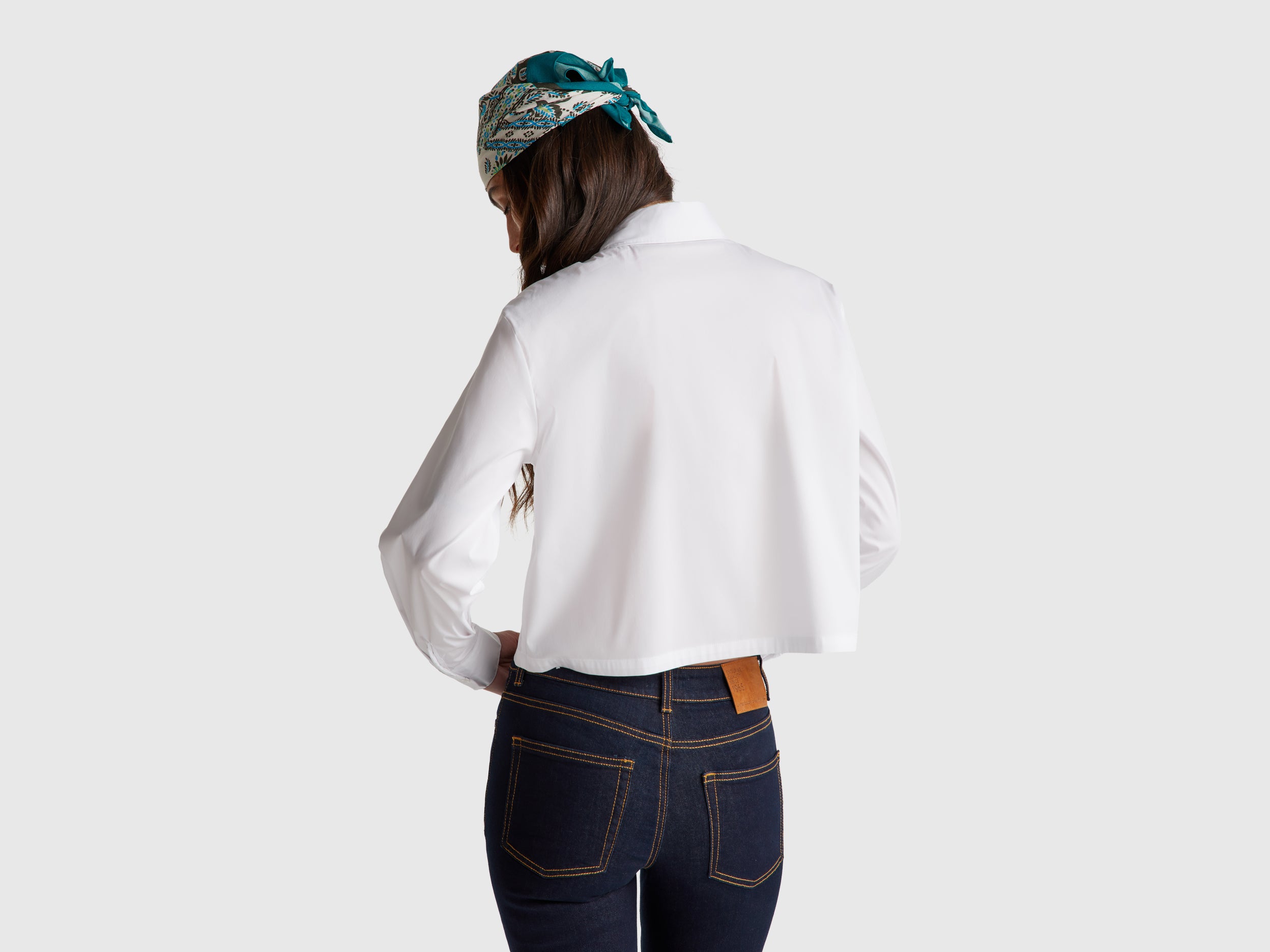 Camisa cropped com bolso pequeno - ucb_image_B