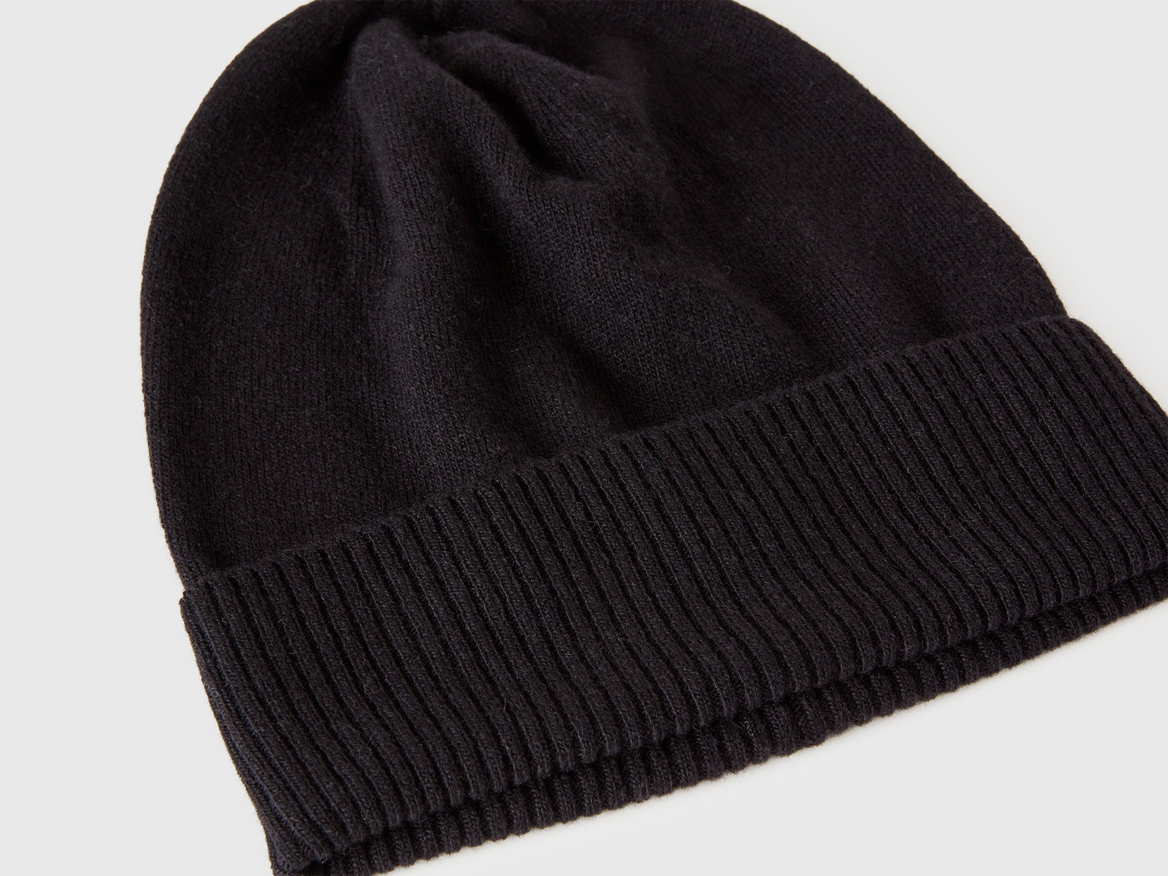 Gorro preto em pura lã Merino - ucb_image_DS1