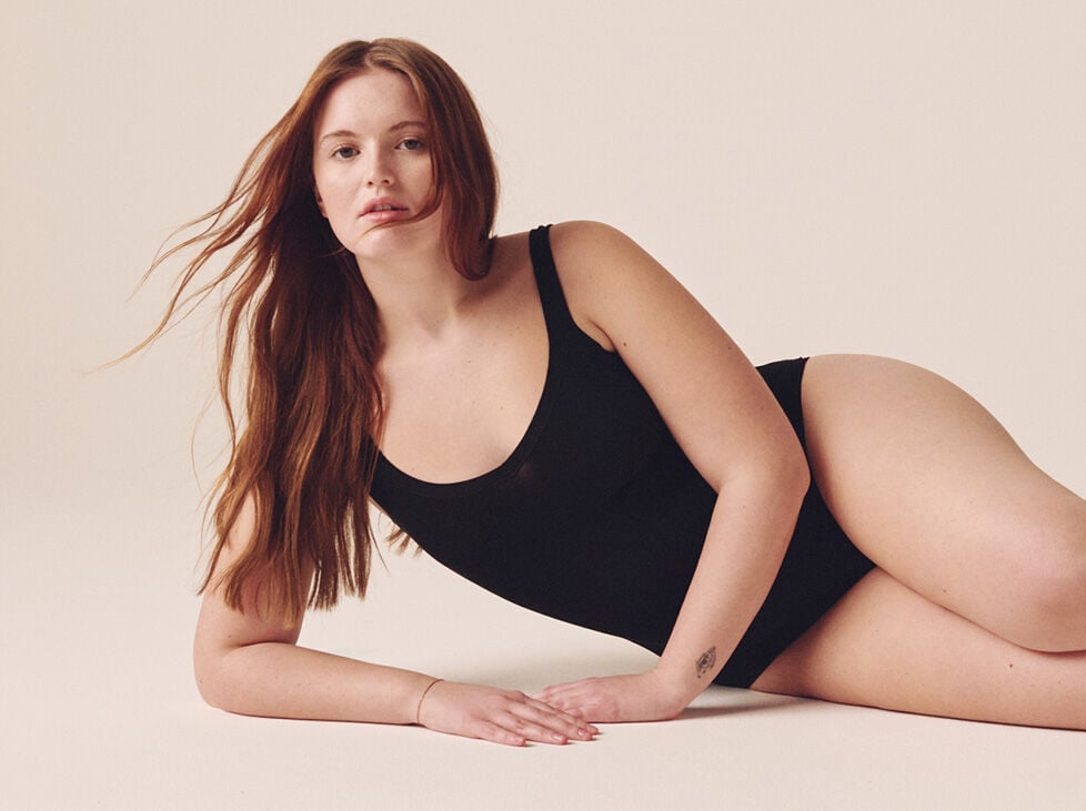 UNDERCOLORS</br><span class="serif">WOMEN</span>