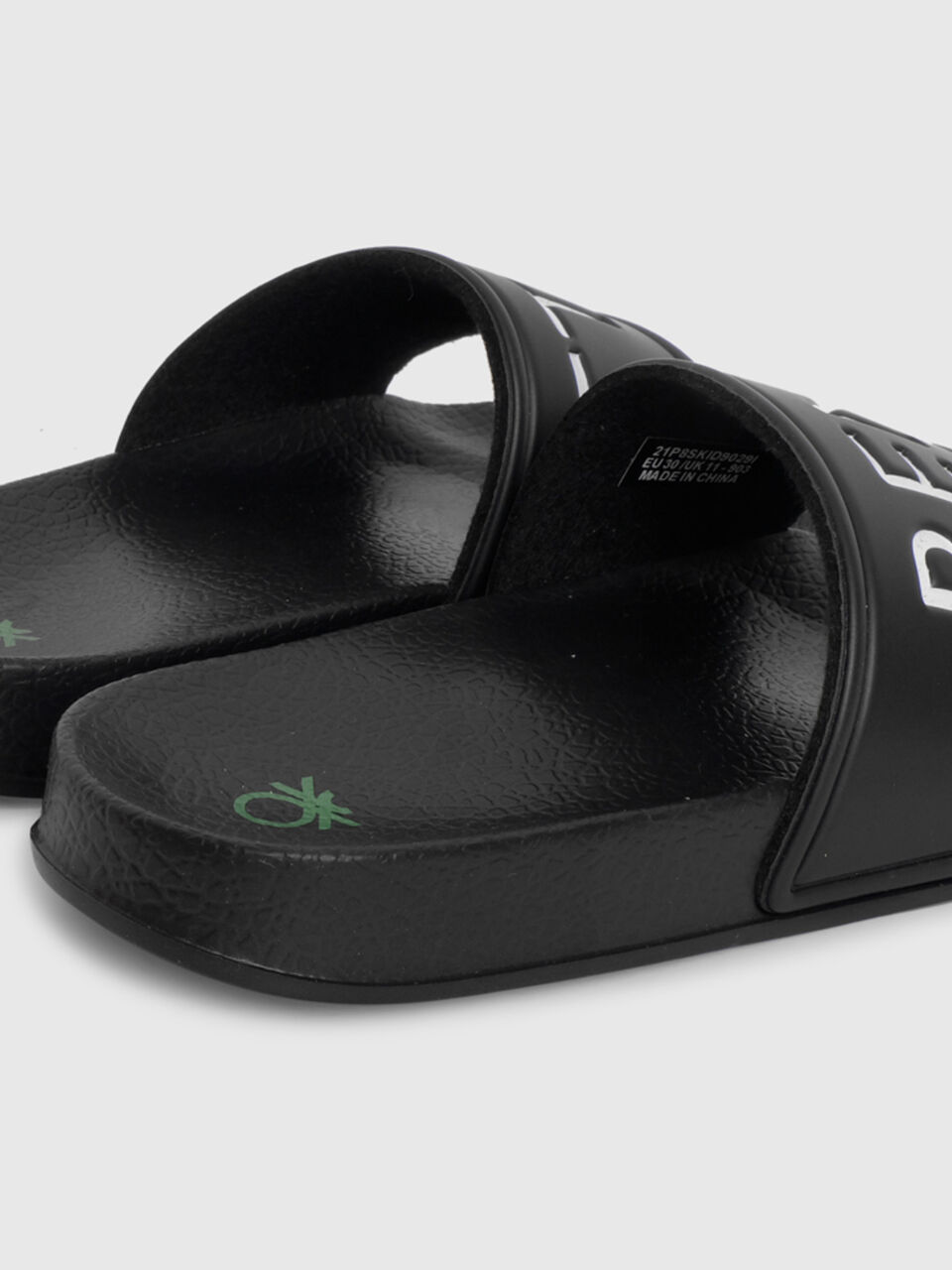 Slippers With Print image number null