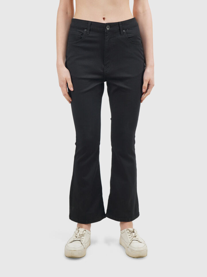 Basic Boot Cut With 5 Pockets - Black