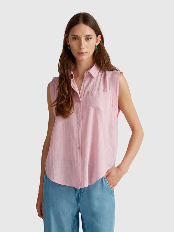 Sleeveless shirt with knot Women