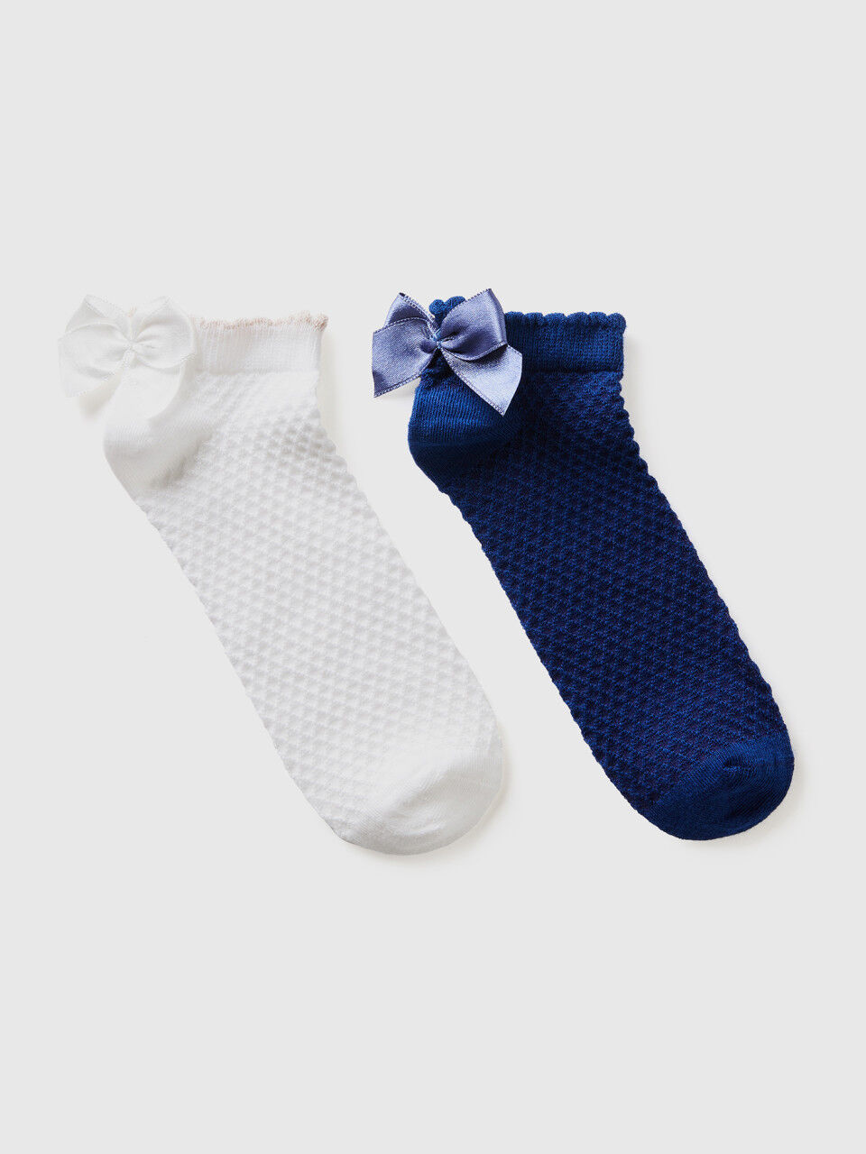 Socks with bow