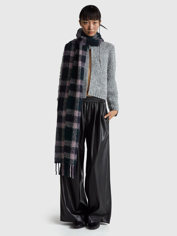 Trousers in imitation leather fabric Women