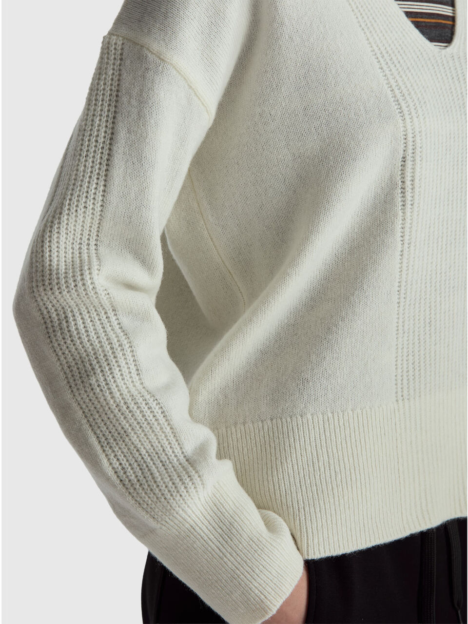 V NECK SWEATER L/S Women image number null