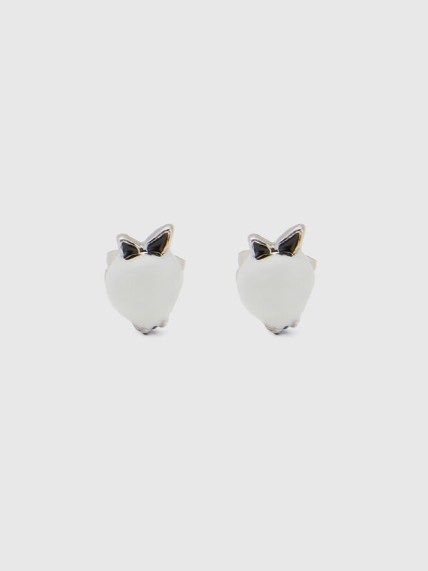 Stud earrings with white berry Women