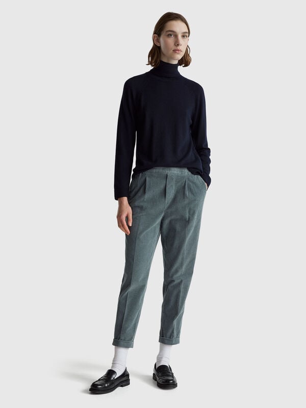 Chinos in velvet with stretch waist Women