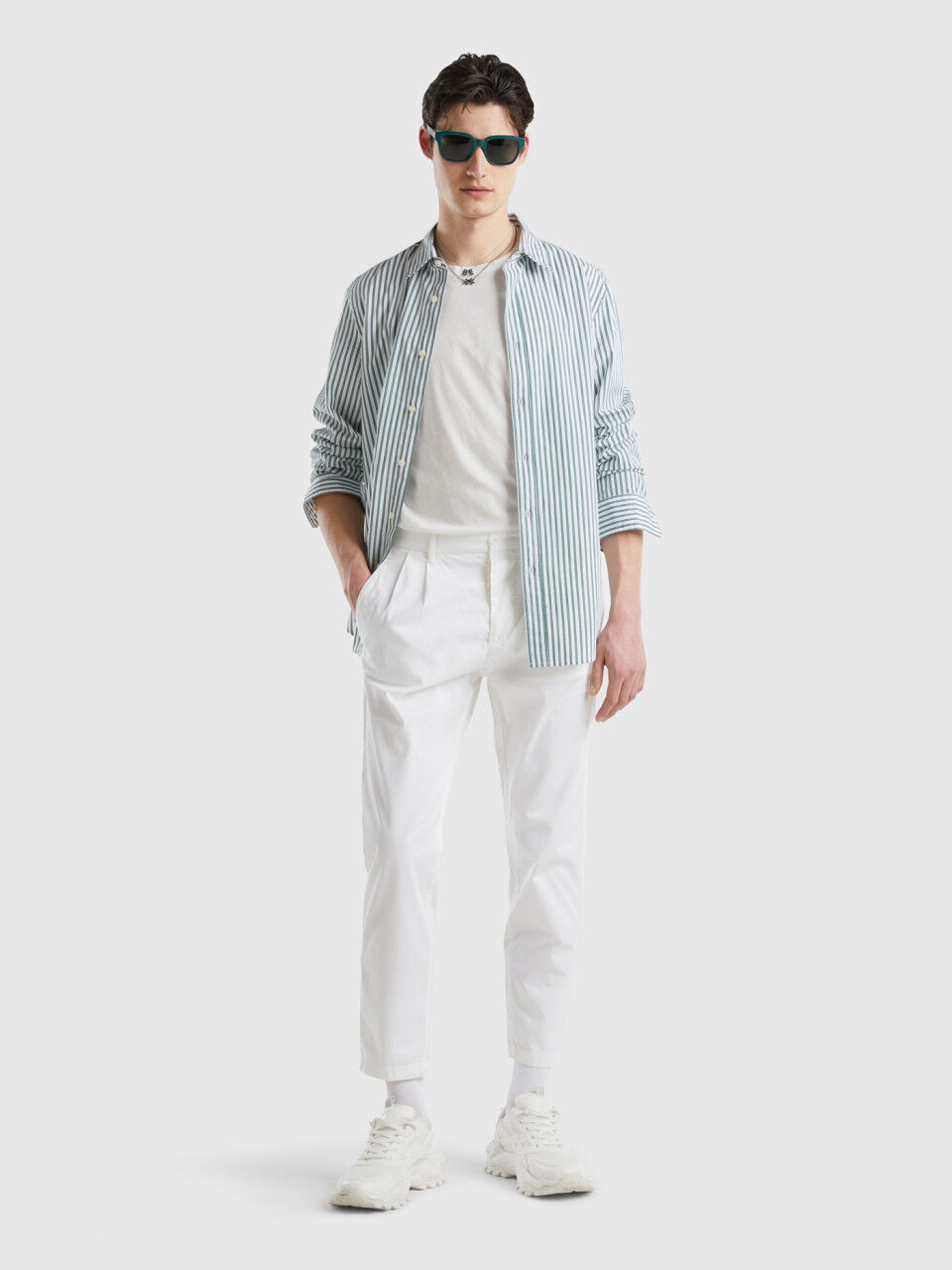 Lightweight carrot fit chinos
