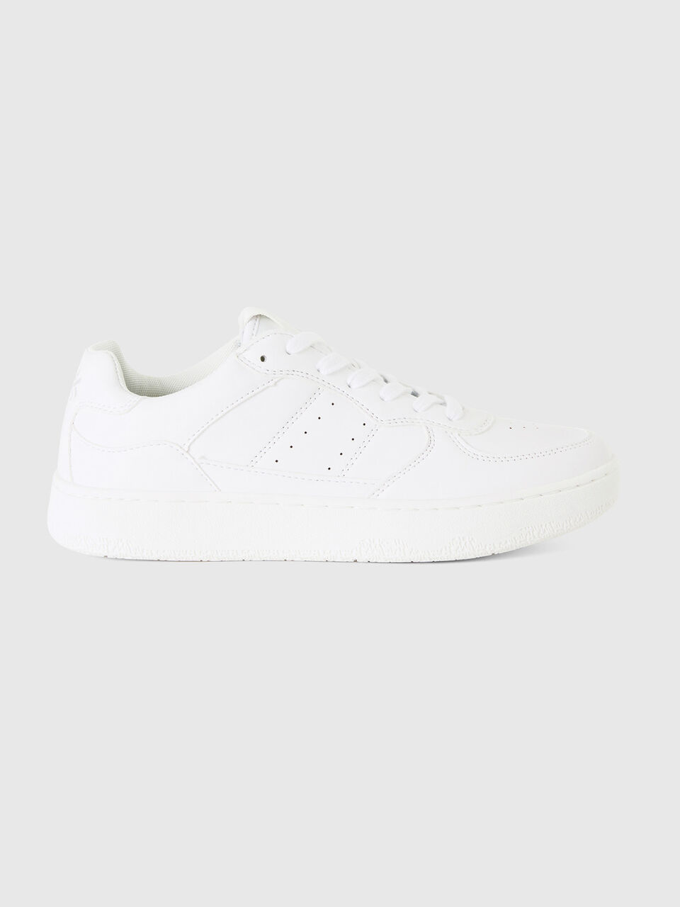 Low-top sneakers image number 1