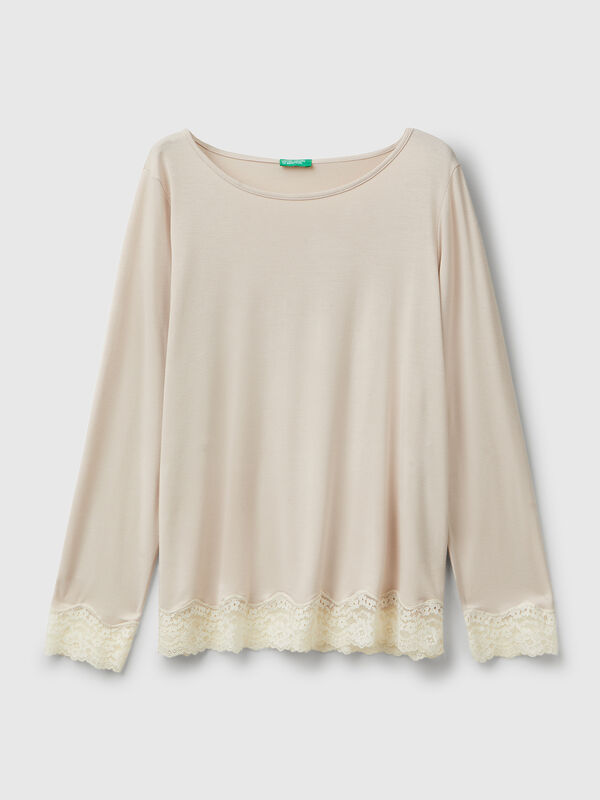 Flowy top with lace Women