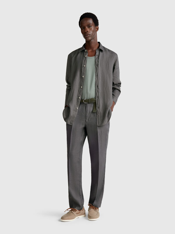 Chinos in pure linen Men