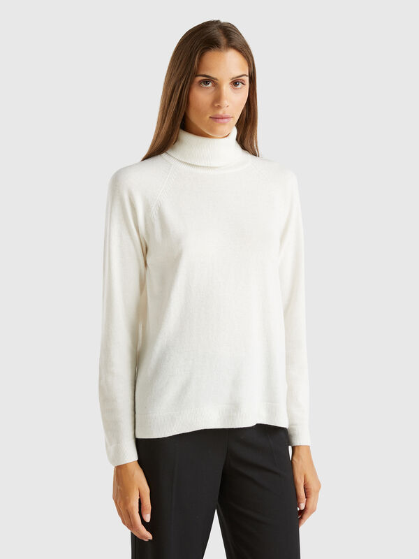 Cream turtleneck sweater in cashmere and wool blend Women