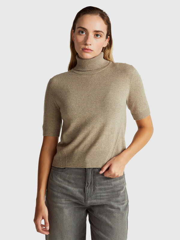 Beige short sleeve turtleneck in cashmere blend Beige short sleeve turtleneck in cashmere blend Women