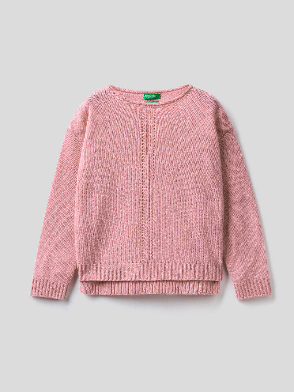 Knit sweater with stitching