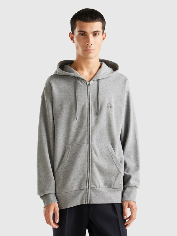 Warm hoodie with zip