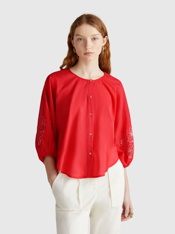 Blouse with floral embroidery Women