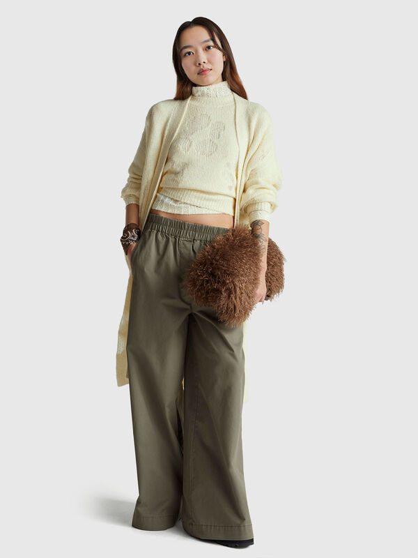 Short sleeve sweater with floral inlay Short sleeve sweater with floral inlay Women