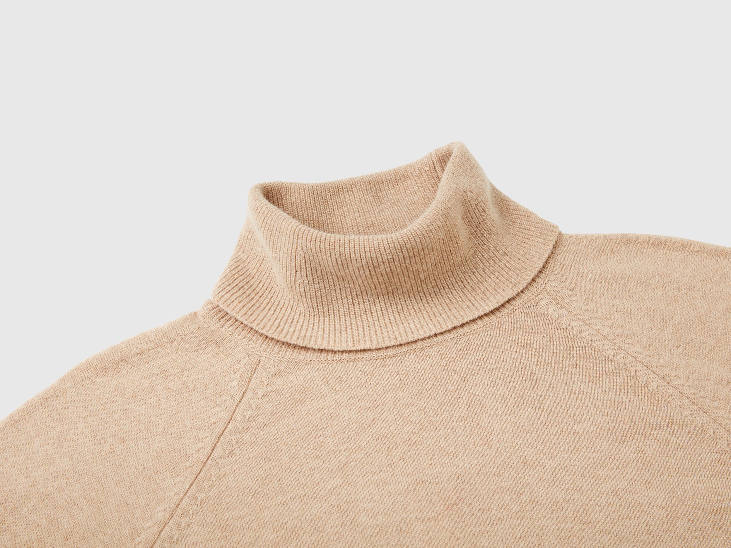 Beige turtleneck in cashmere and wool blend - Beige | Benetton
