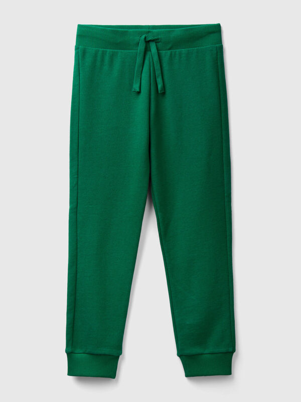 Sporty trousers with drawstring