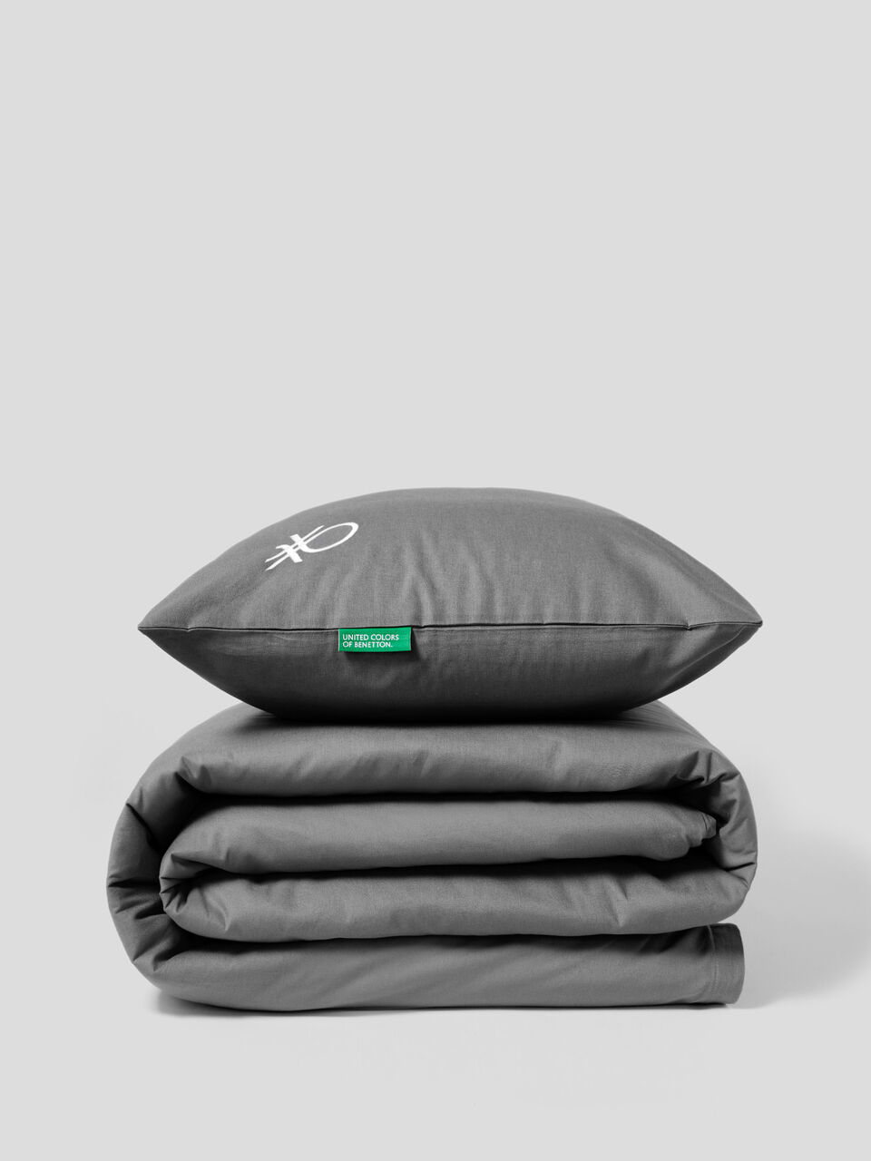 155x200 cm duvet cover and a pillowcase image number 1
