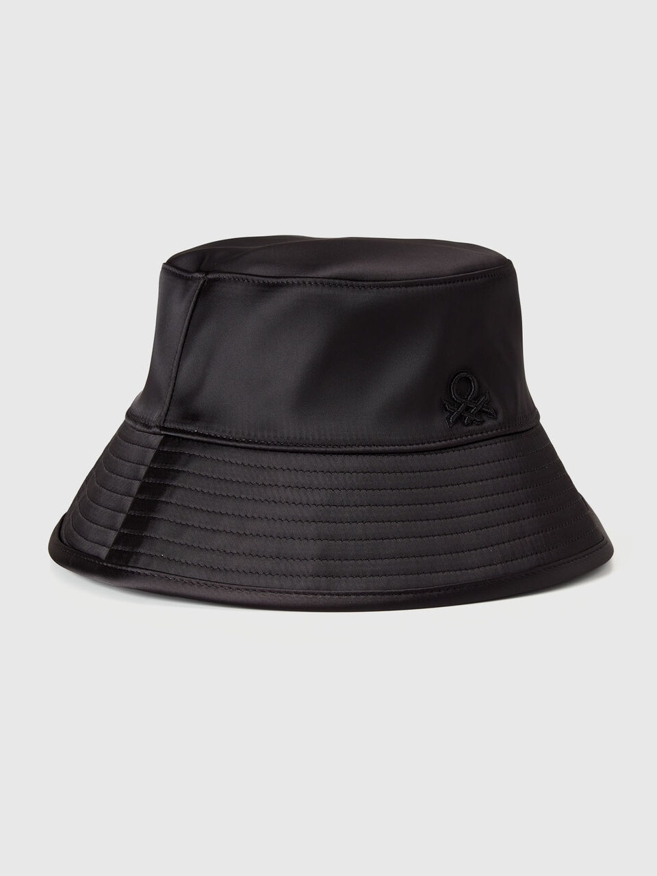HAT Women image number null