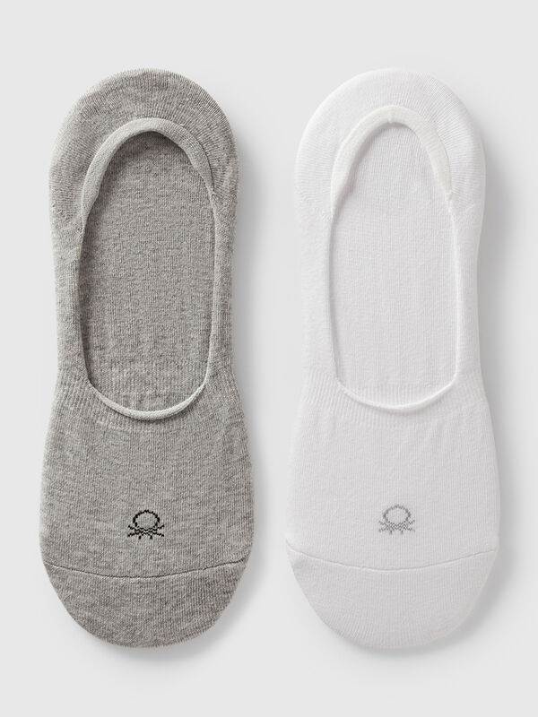 Two pairs of solid color ankle socks