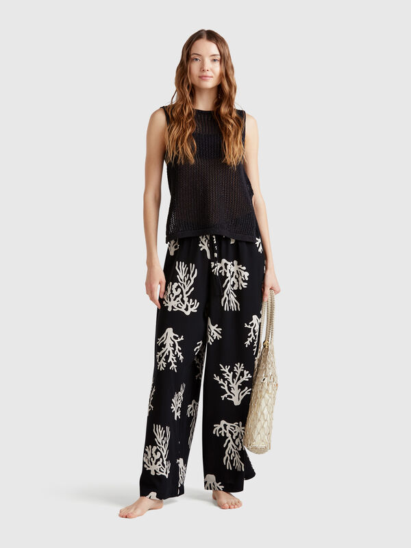 Trousers with coral print Women
