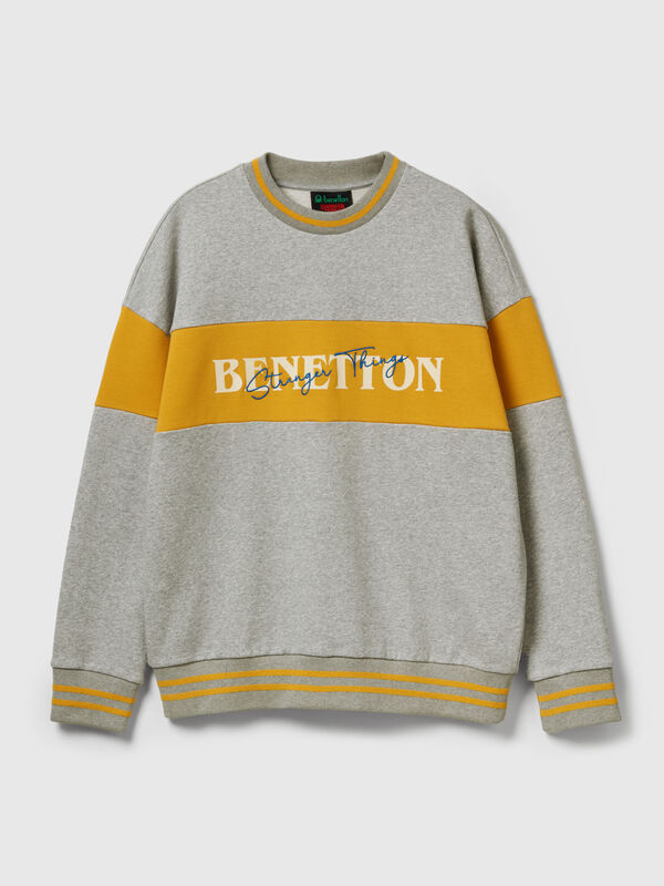 Stranger Things color block sweatshirt